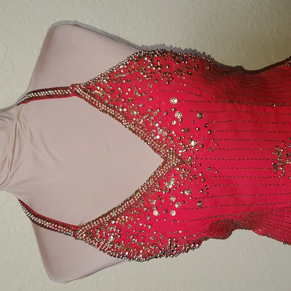 Stunning Red Halter cocktail dress - Picture 2 of 4